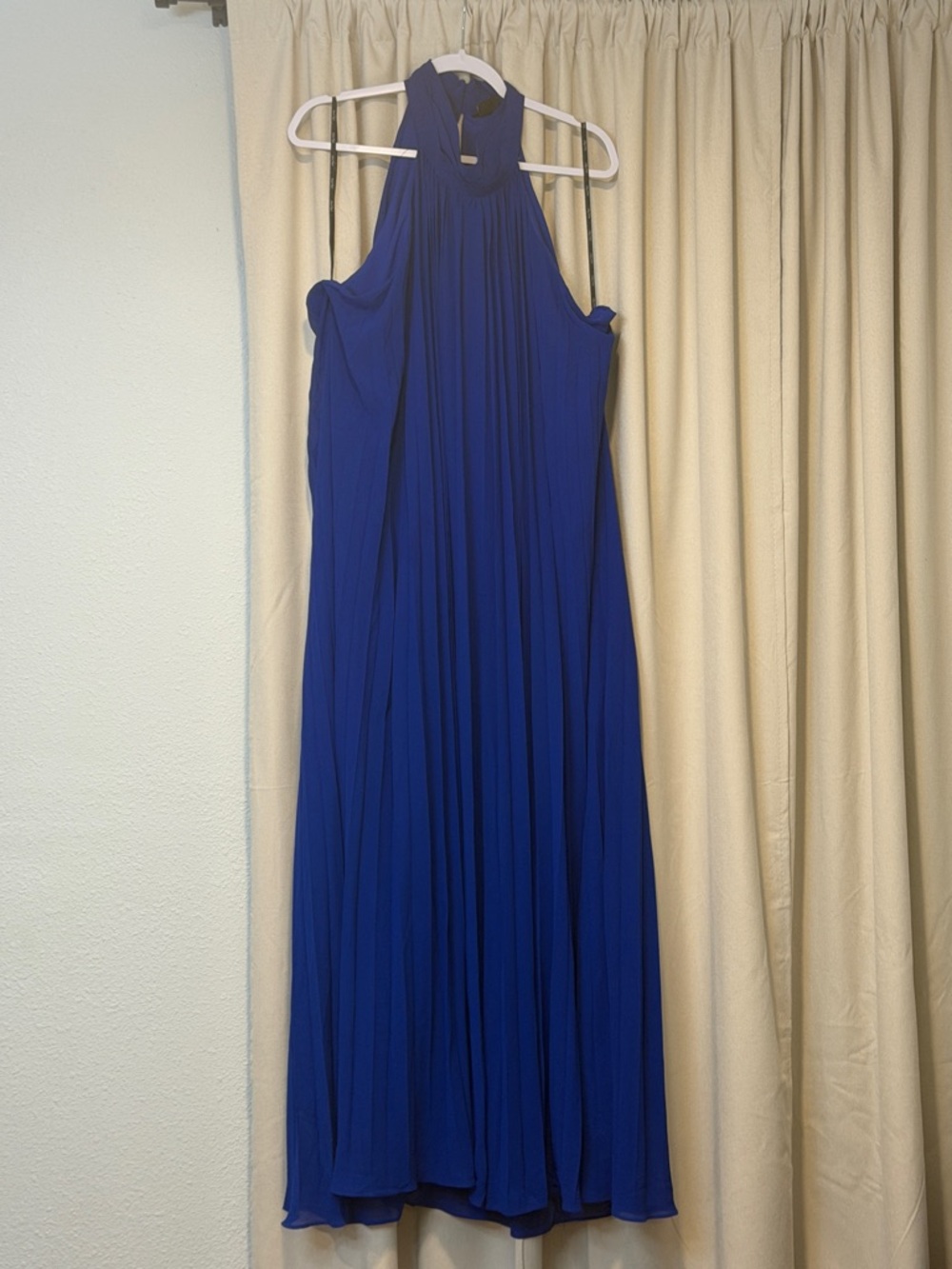 City Chic Royal Blue Pleated Halter Maxi Dress Size L/20 - Picture 3 of 5